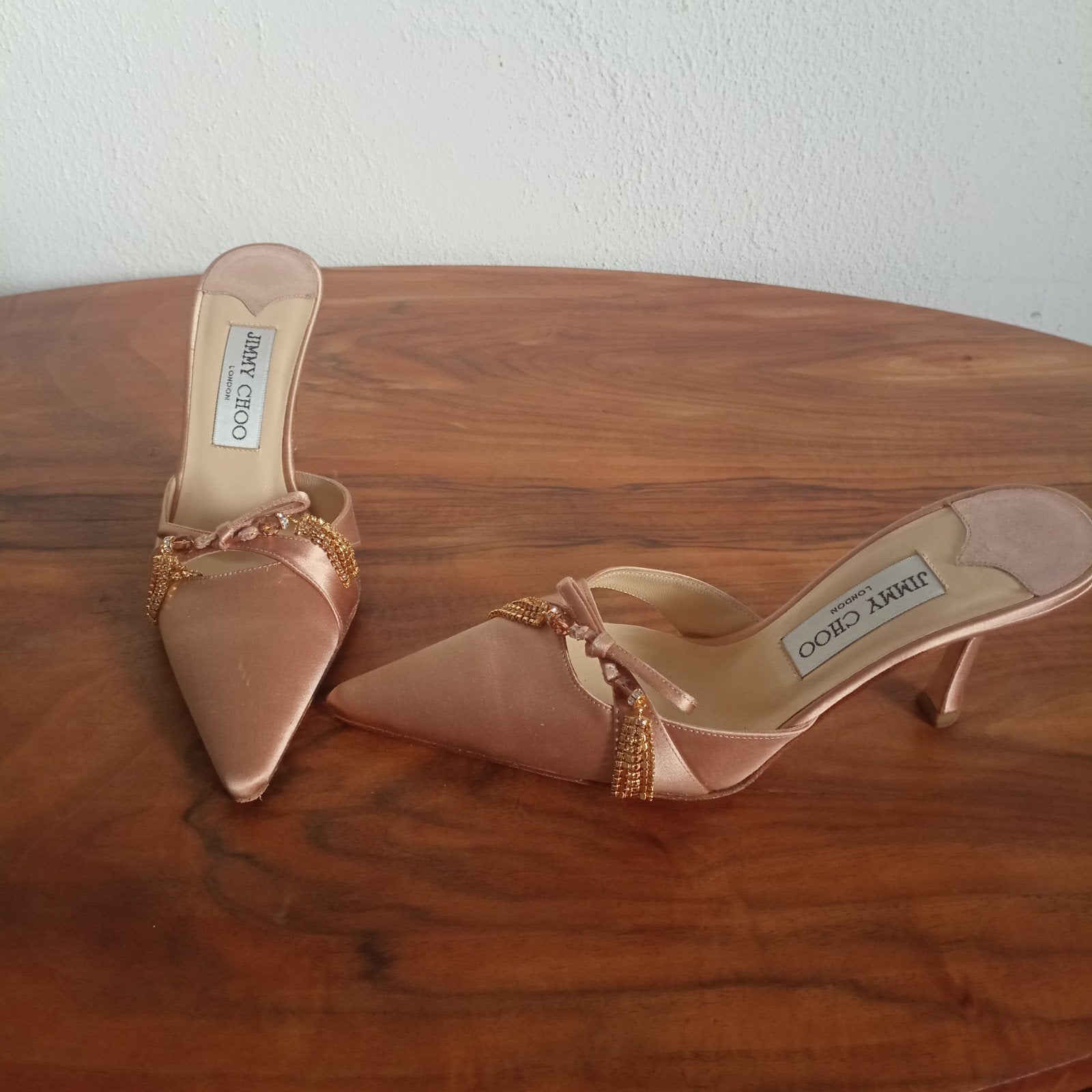 Design Jimmy Choo Muiltjes Maat 35 met strass steentjes, Kleding | Dames, Schoenen, Beige, Zo goed als nieuw, Jimmy Shoo, Sandalen of Muiltjes