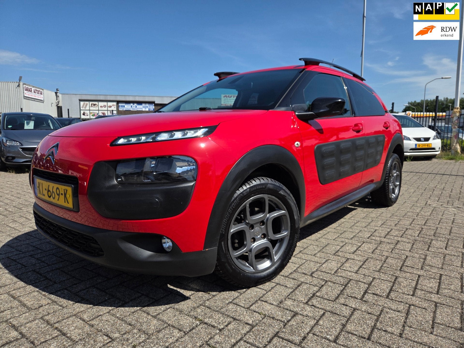 Citroen C4 Cactus 1.2 PureTech Shine/ACHTERURCAMERA/CRUIS CO, Voorwielaandrijving, Gebruikt, 1199 cc, Origineel Nederlands