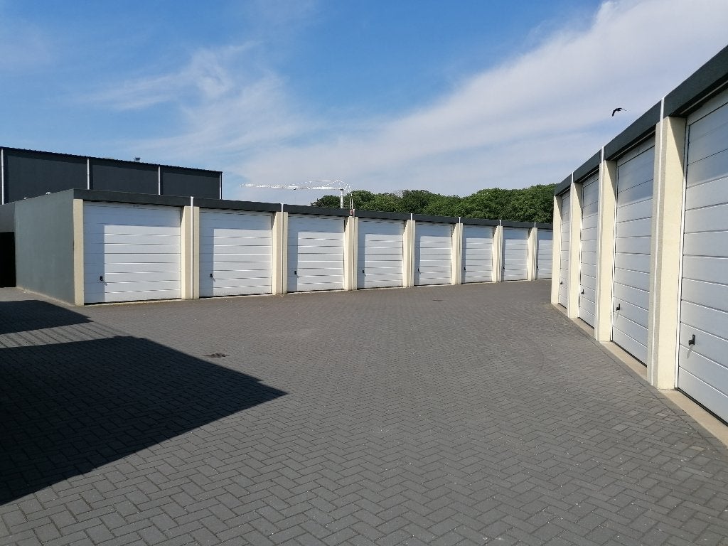 Te koop: 9.0% belegging - 3 verhuurde garageboxen Soest, 63 m², Koop, Bedrijfsruimte