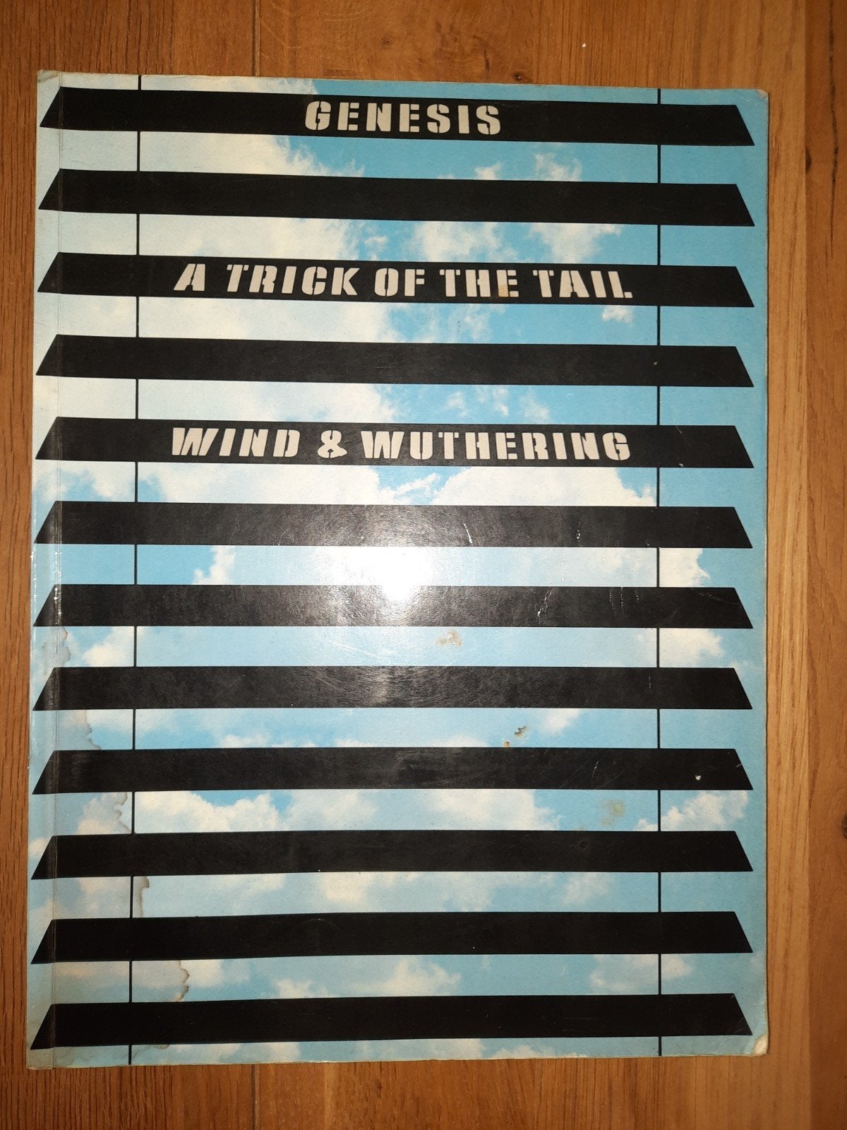 Genesis: A Trick of the Tail/Wind and Wuthering Songbook, Gebruikt, Overige genres, Gitaar, Ophalen of Verzenden