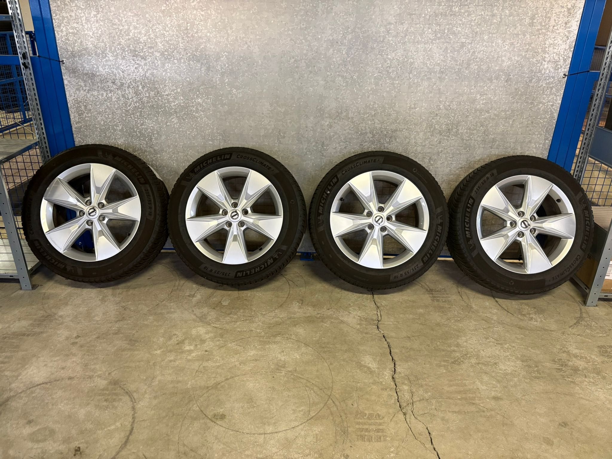 18'' 5-Spaaks Silver - XC60 - Michelin Cross Climate - 235/5, Auto-onderdelen, Banden en Velgen
