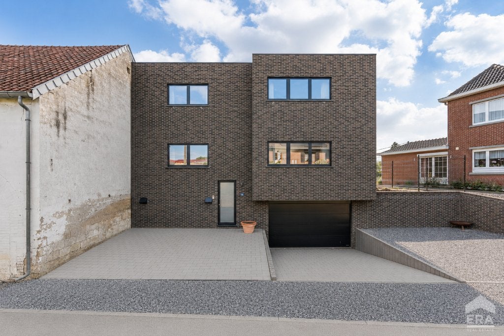 recente nieuwbouw woning te koop in riemst, Huizen en Kamers, Huizen te koop, 200 tot 500 m², 10 kamers, Overige soorten, Riemst