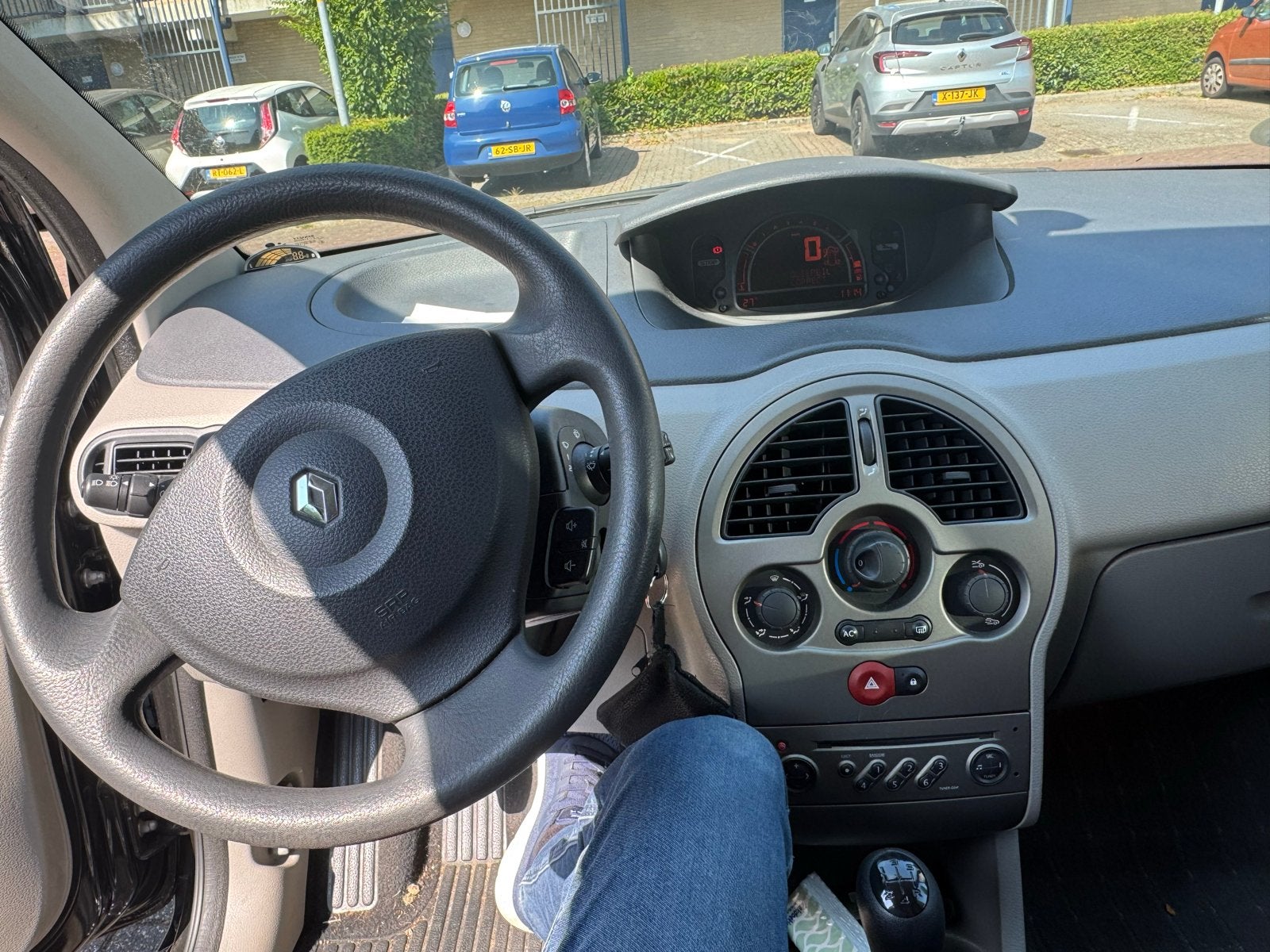 Renault Modus 1.4 16V Autbas E3 2005 Zwart, Auto's, Voorwielaandrijving, 15 km/l, 4 cilinders, Handgeschakeld