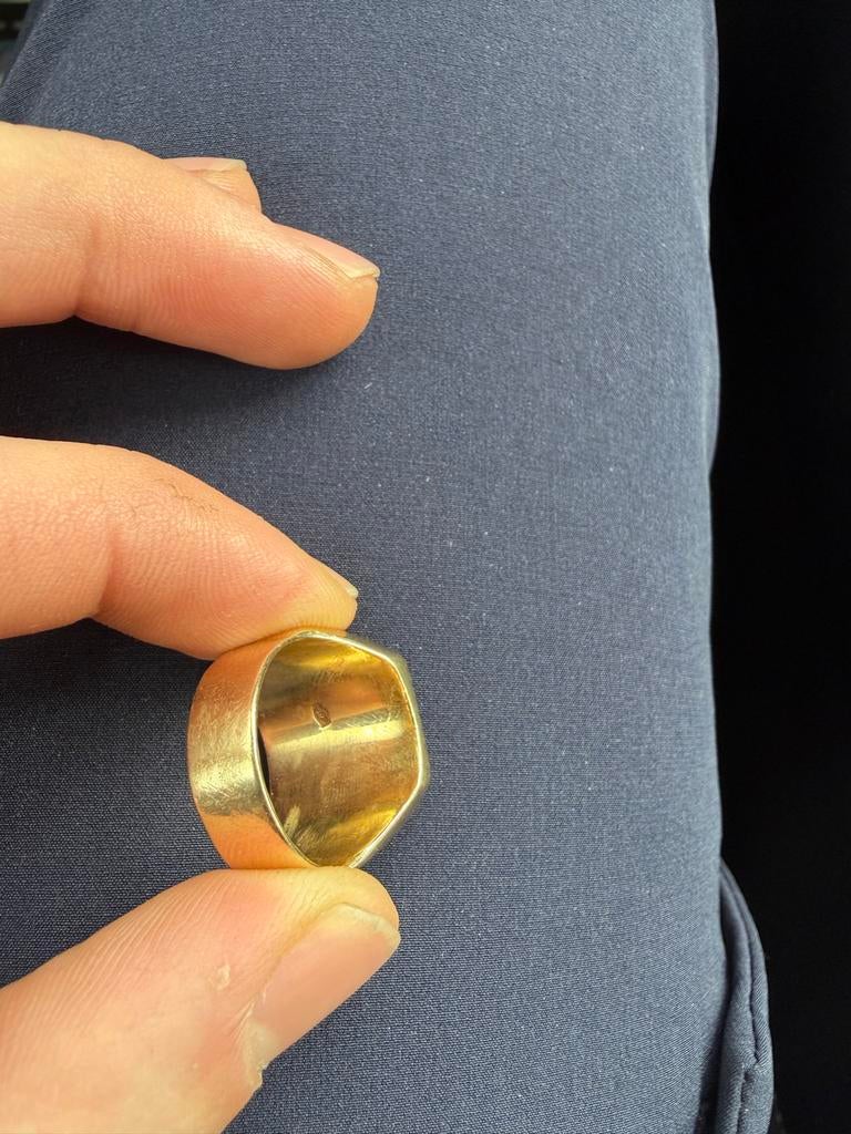 Gouden ring met patroon, 18 tot 19, Gebruikt, Ophalen of Verzenden, Dame of Heer