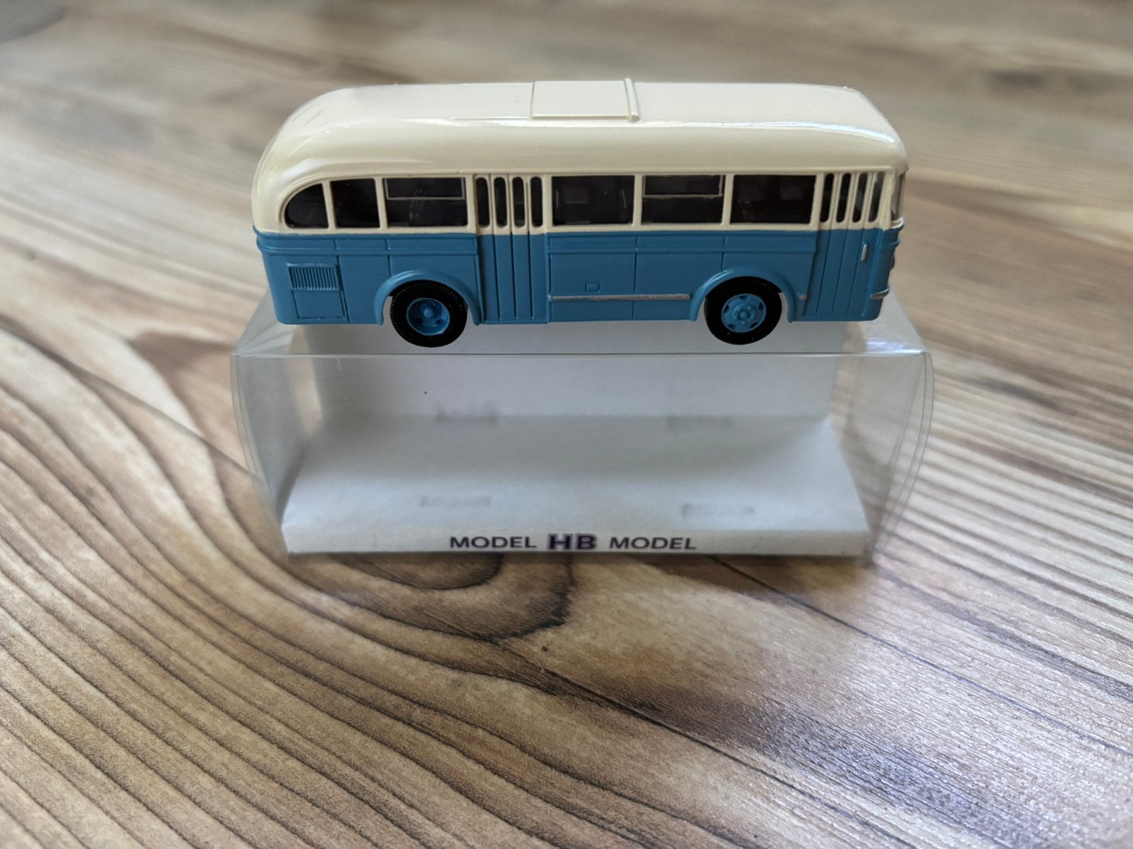 HB model bus Ford Transit zeldzame versie, Hobby en Vrije tijd, Modelauto's | 1:87, Ophalen of Verzenden, Zo goed als nieuw, Bus of Vrachtwagen