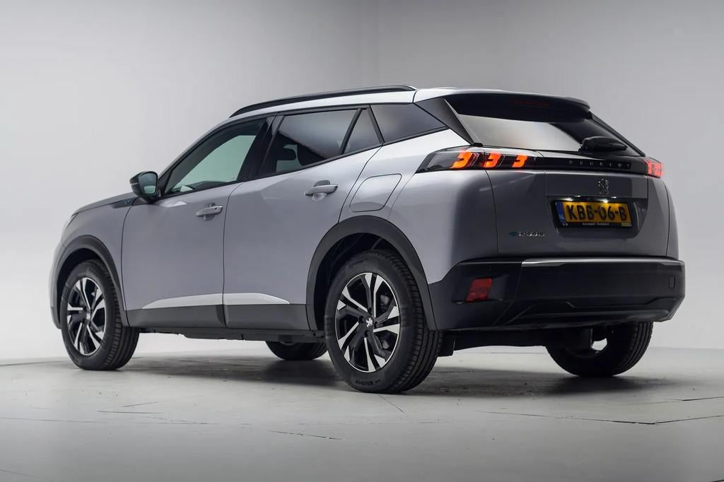 Peugeot e-2008 EV Allure 50 kWh 3-fase [ LED Navi Camera Key, Gebruikt, Leder, 1523 kg, SUV of Terreinwagen