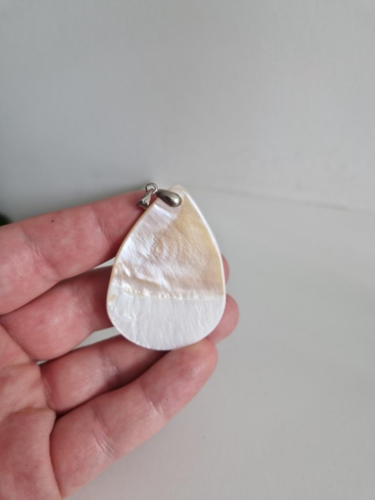 Schelp ketting hanger schelp, Ophalen of Verzenden, Zo goed als nieuw, Steen of Mineraal