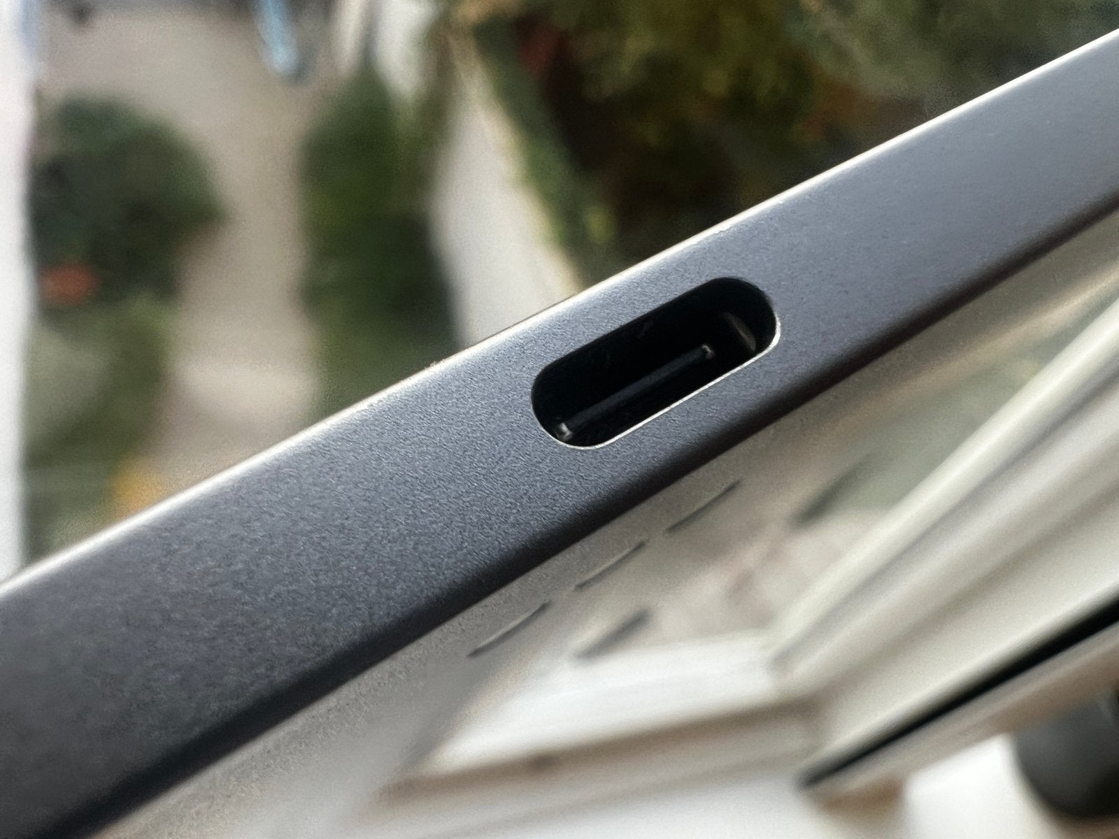 Foto 4 van iPad Pro M1 12,9" 256GB Space Gray + Magic Keyboard