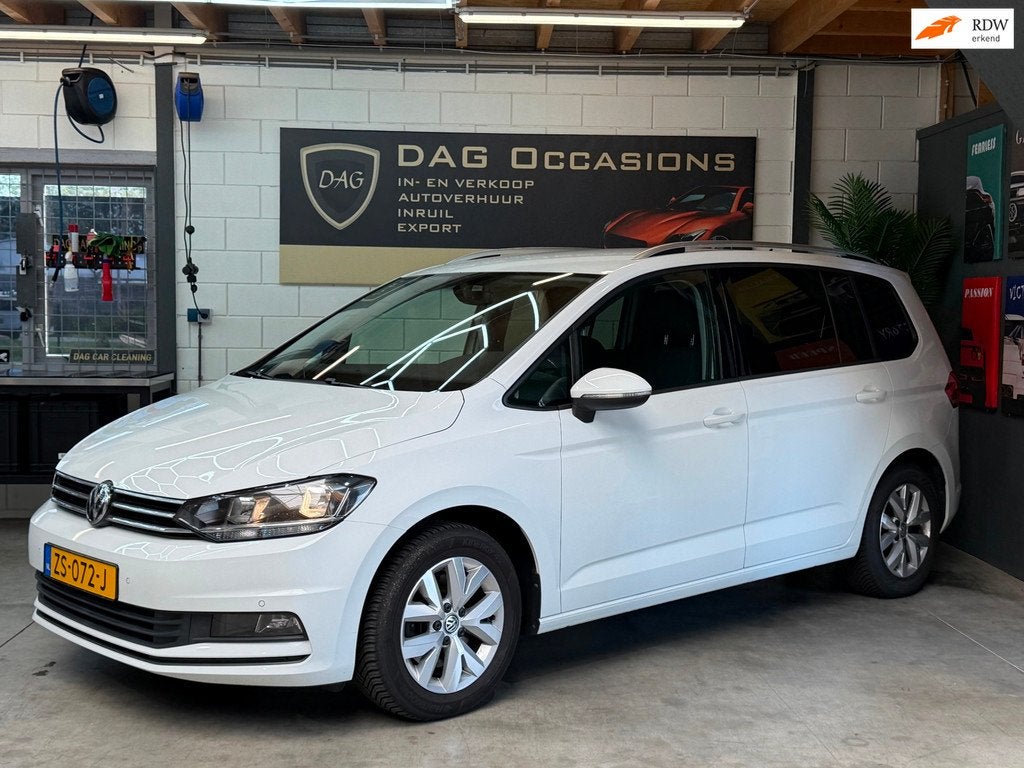 Volkswagen Touran 1.5 TSI Business CAMERA|AUTOMAAT|ADAPT CRU, Auto's, Volkswagen, Euro 6, 4 cilinders, 150 pk, Wit