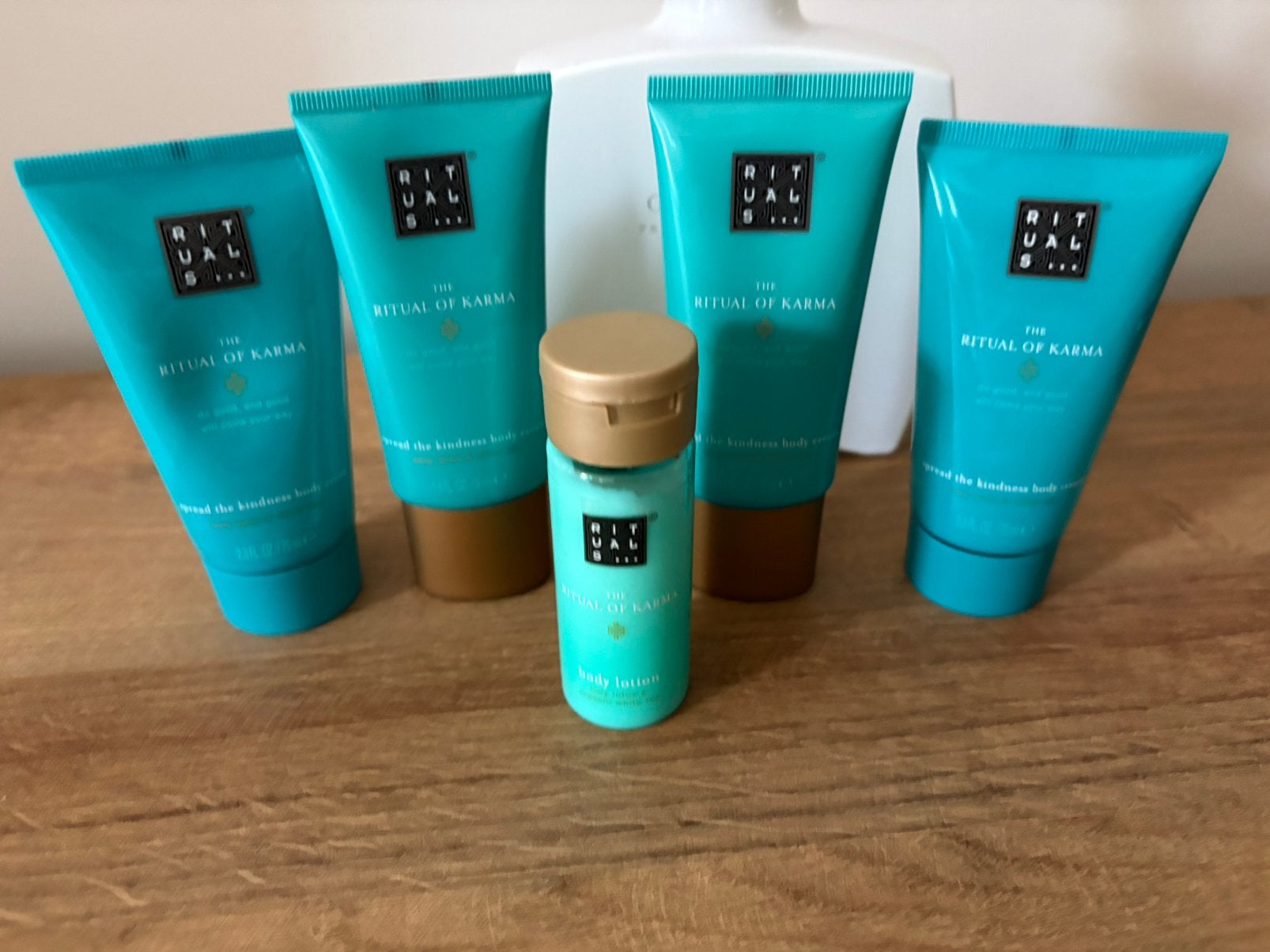 5x RITUALS OF KARMA body cream creme, Ophalen of Verzenden, Zo goed als nieuw, Bodylotion, Crème of Olie