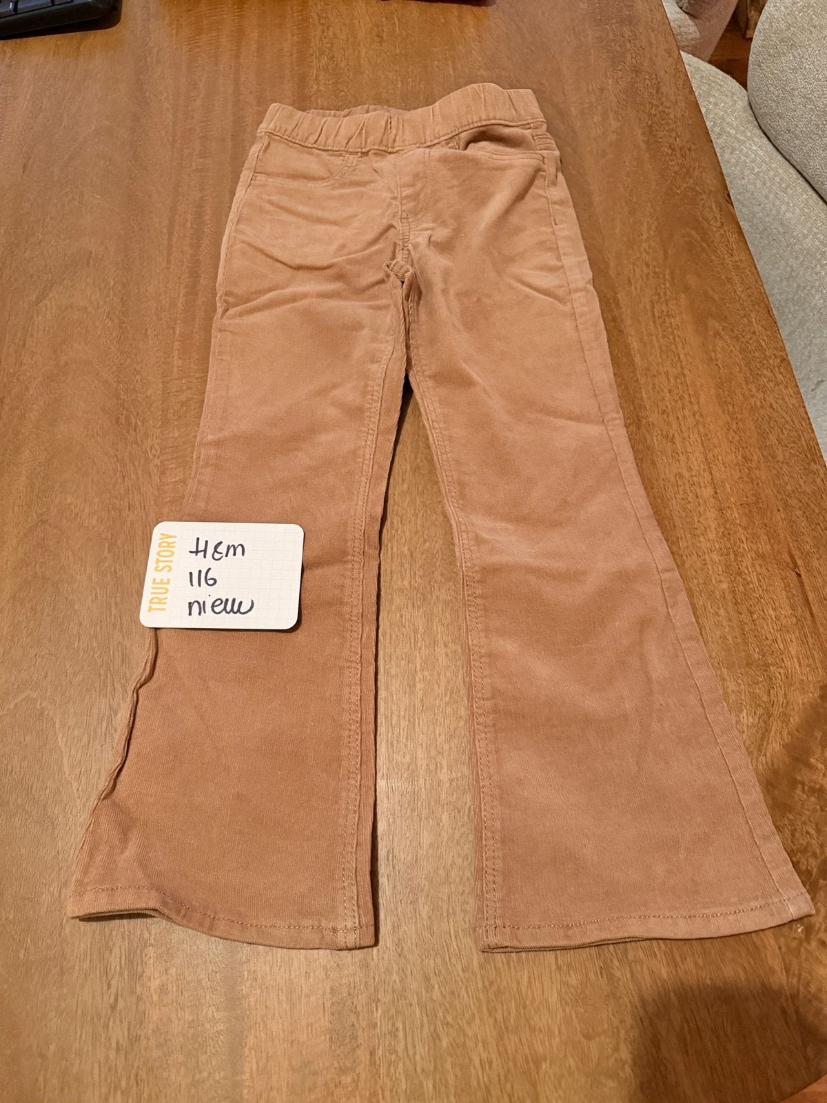 H&M flared corduroy broek maat 116, Ophalen of Verzenden, Nieuw, Jongen of Meisje, Broek