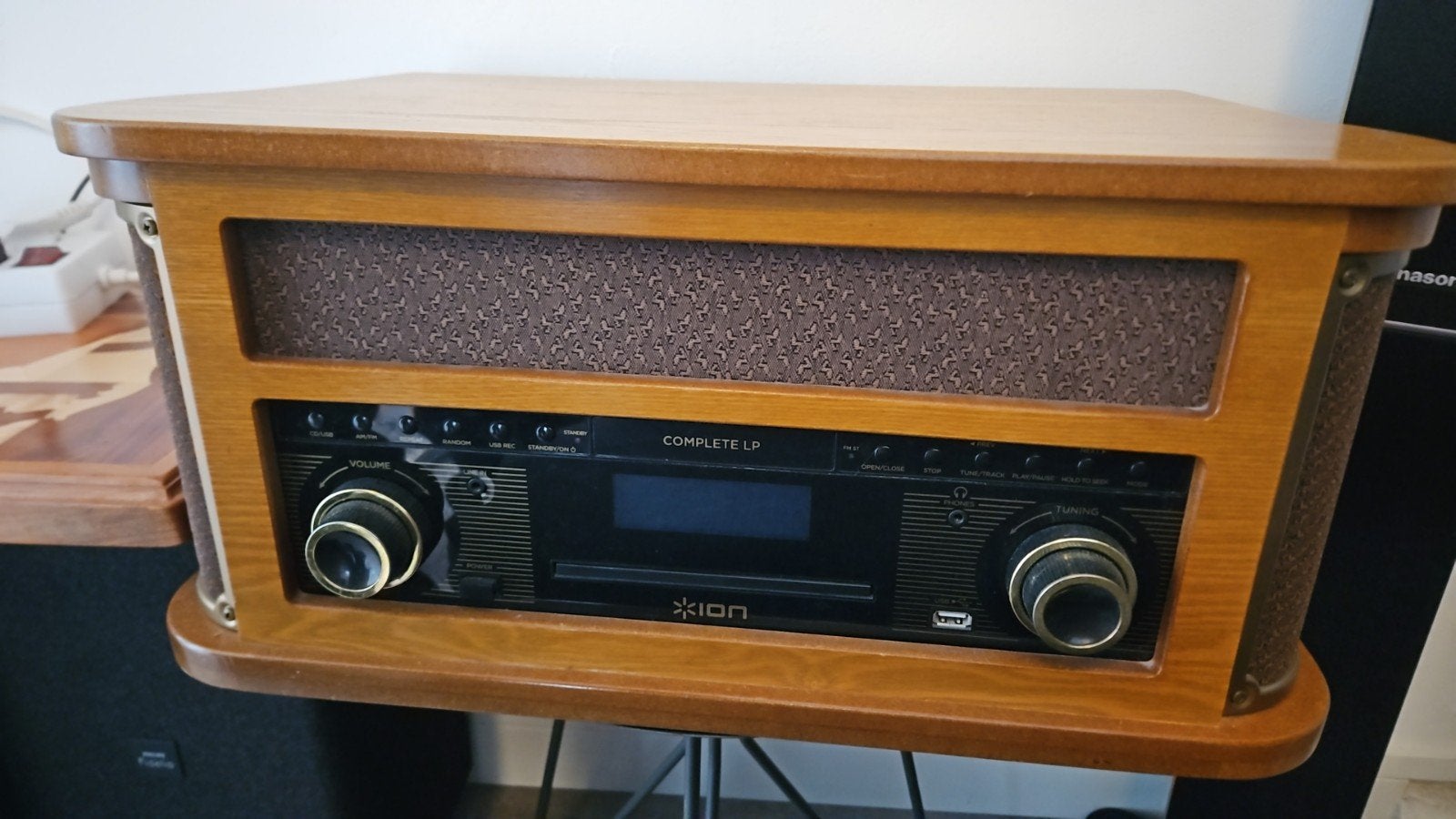 Ion Complete LP Retro Platenspeler met USB en Radio, Zo goed als nieuw, USB-aansluiting, Platenspeler, Ophalen