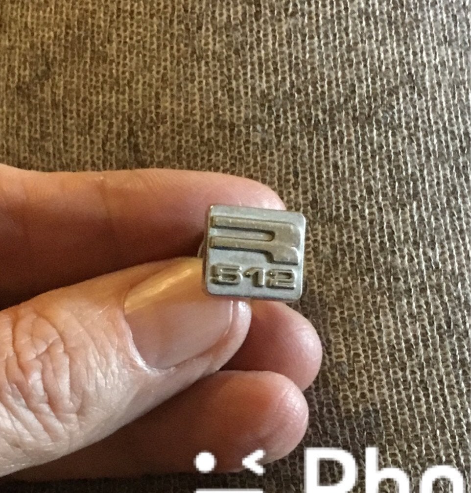 R512 pin Ophalen, Verzamelen, Speldjes, Pins en Buttons, Ophalen, Zo goed als nieuw, Merk, Speldje of Pin