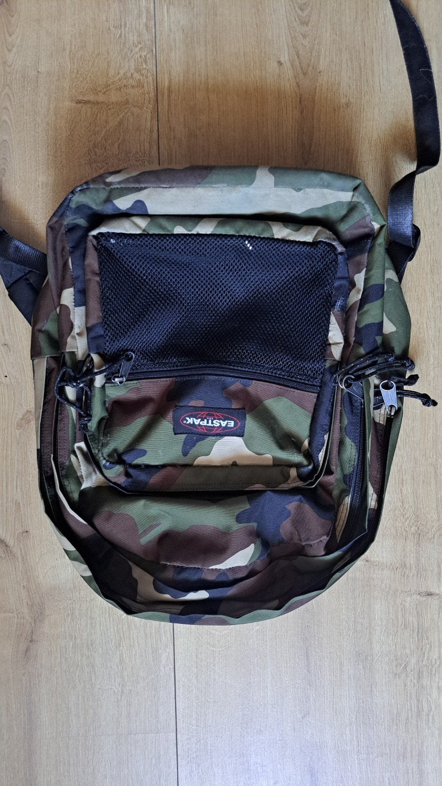 Eastpak rugzak camouflage print, Ophalen, Gebruikt, 25 tot 40 cm, Waterdicht