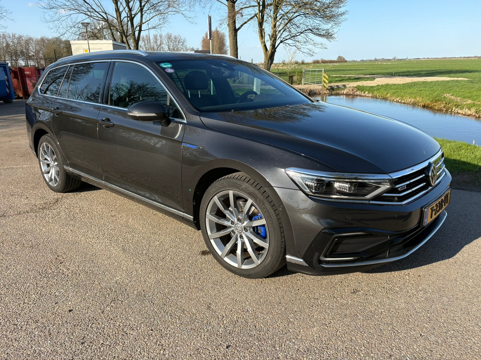 VW Passat GTE Variant | Panoramadak | Dynaudio | Trekhaak, Parkeerassistent, Zwart, 4 cilinders, 102 €/maand