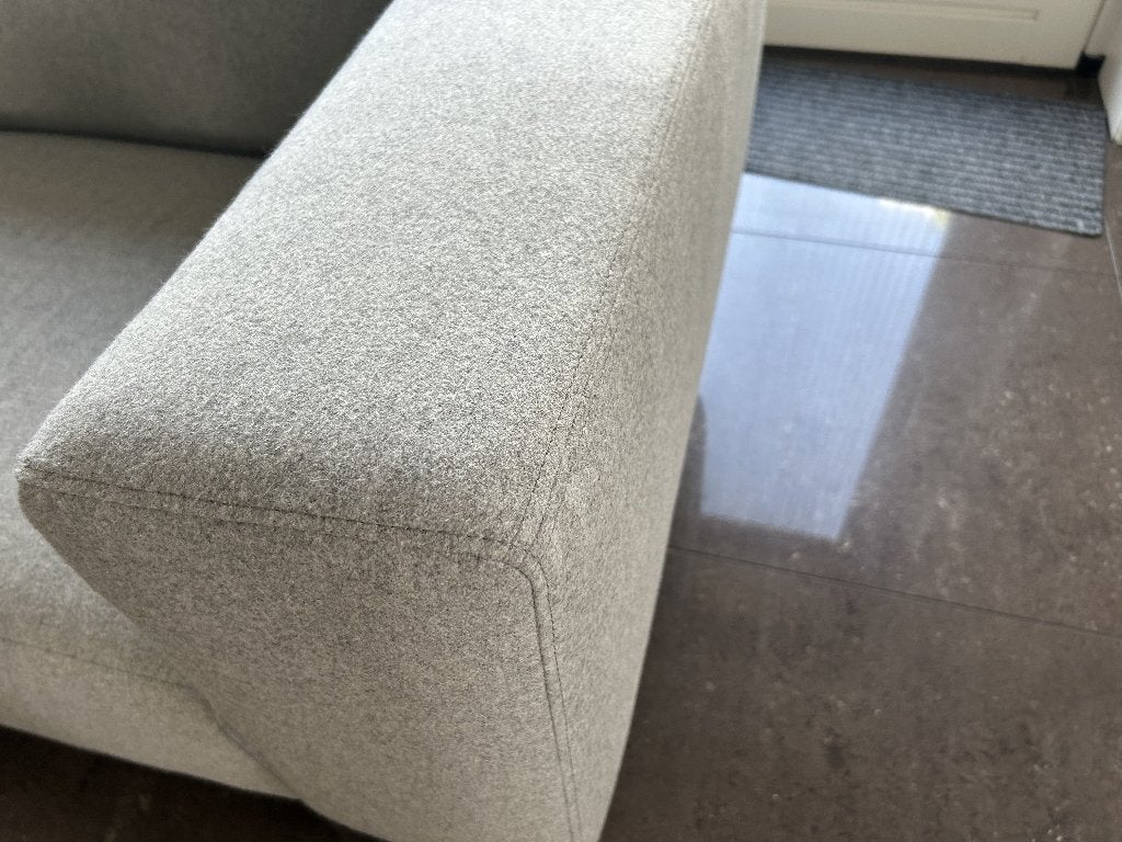 Artifort Mare Bank Loveseat nieuw gestoffeerd, Huis en Inrichting, Banken | Bankstellen, Ophalen, Design, Tweepersoons, 75 tot 100 cm