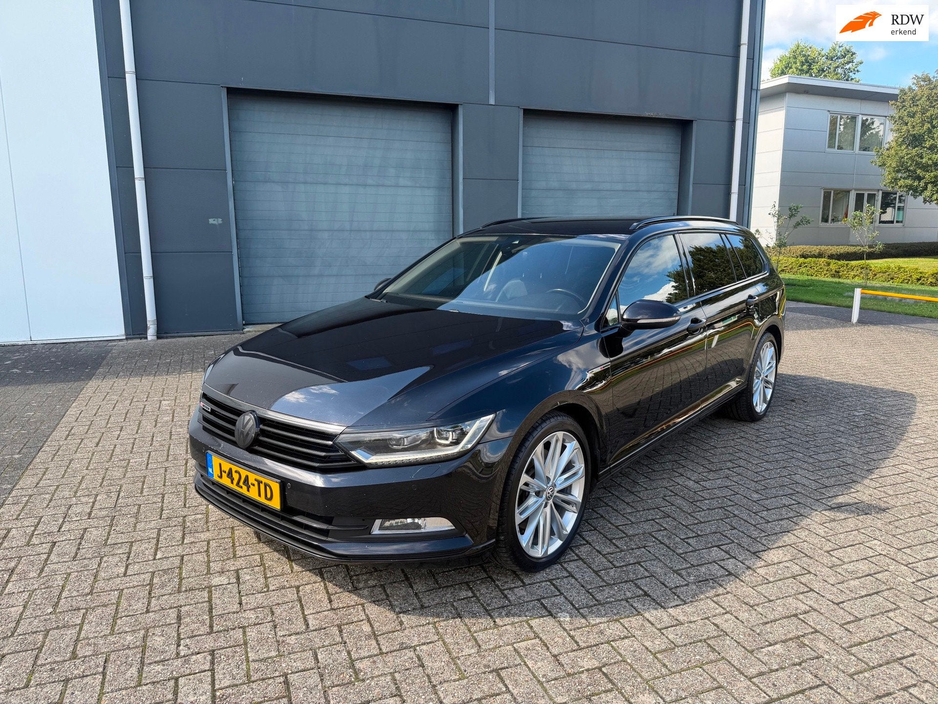 Volkswagen Passat Variant 2.0 BiTDI 4Motion Highline 2016 Au, Auto's, Automaat, Gebruikt, 4 cilinders, Leder en Stof