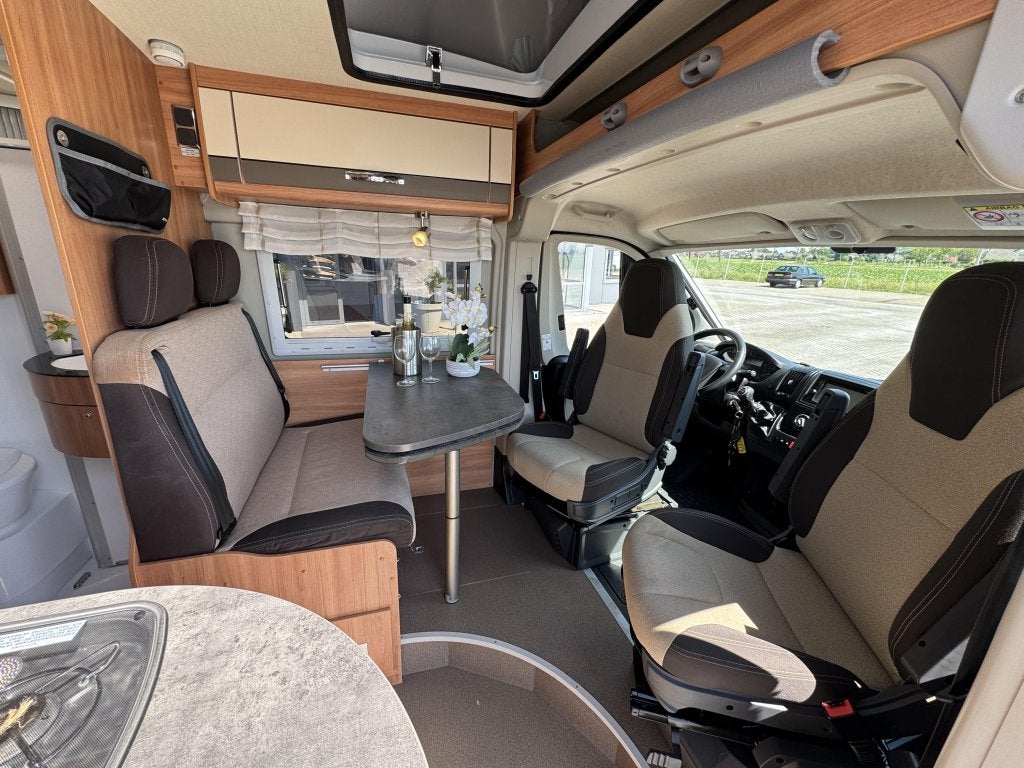 Caravans And Camping Pössl