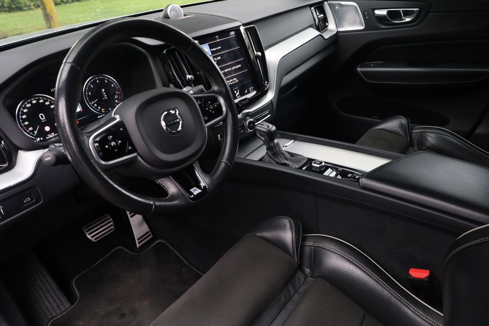 Volvo XC60 2.0 T5 AWD R-Design Aut. | Panorama | Adap. Cruis, Auto's, Volvo, Automaat, Dealer onderhouden, Gebruikt, 1969 cc