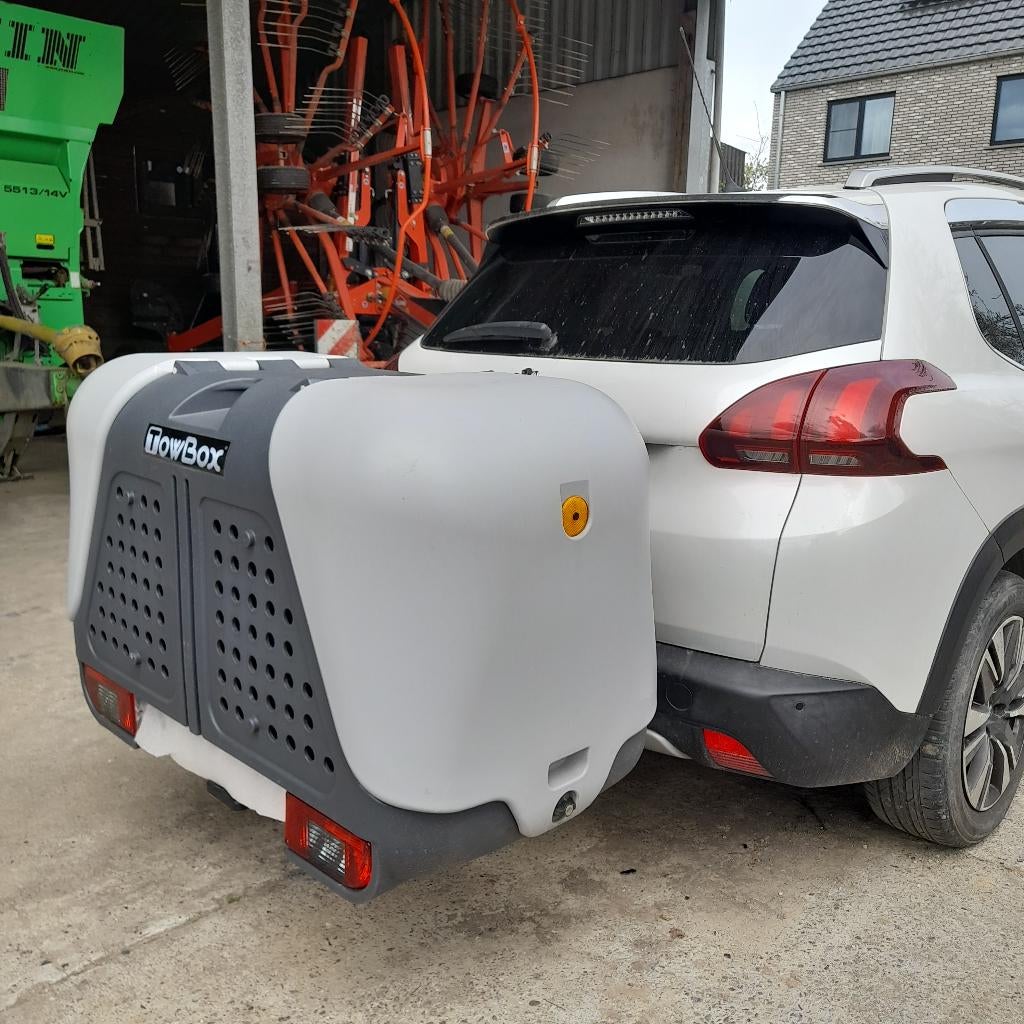 TOWBOX V2 DOG, Ophalen, Zo goed als nieuw