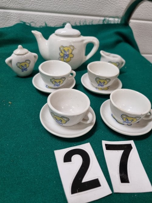 mini servies met beertje geel, Ophalen of Verzenden