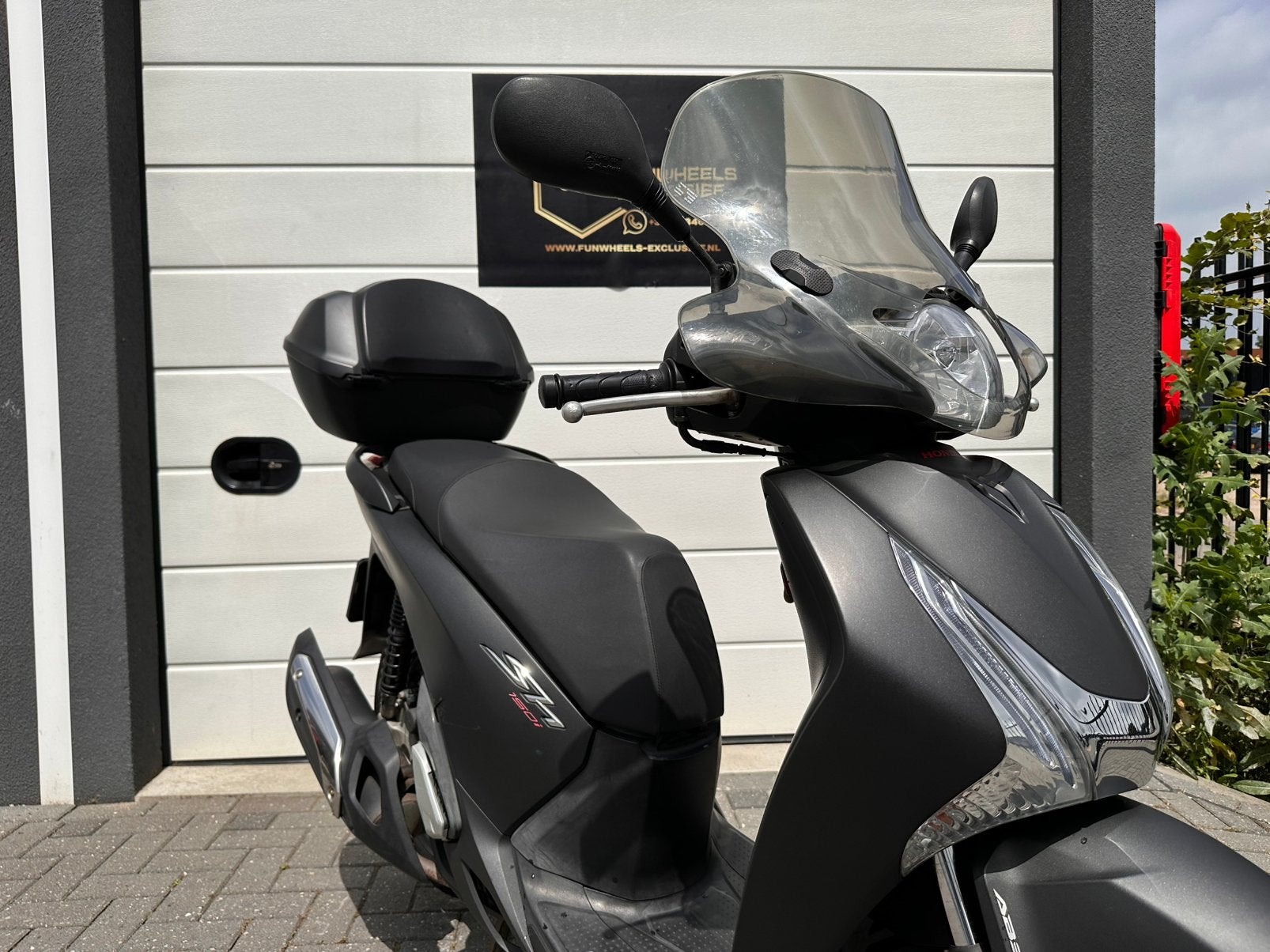 Honda SH 150 Matzwart ABS | 2014 | Start/Stop | Motorscooter, Scooter, Occasion, Bedrijf, Minimaal motorrijbewijs A2