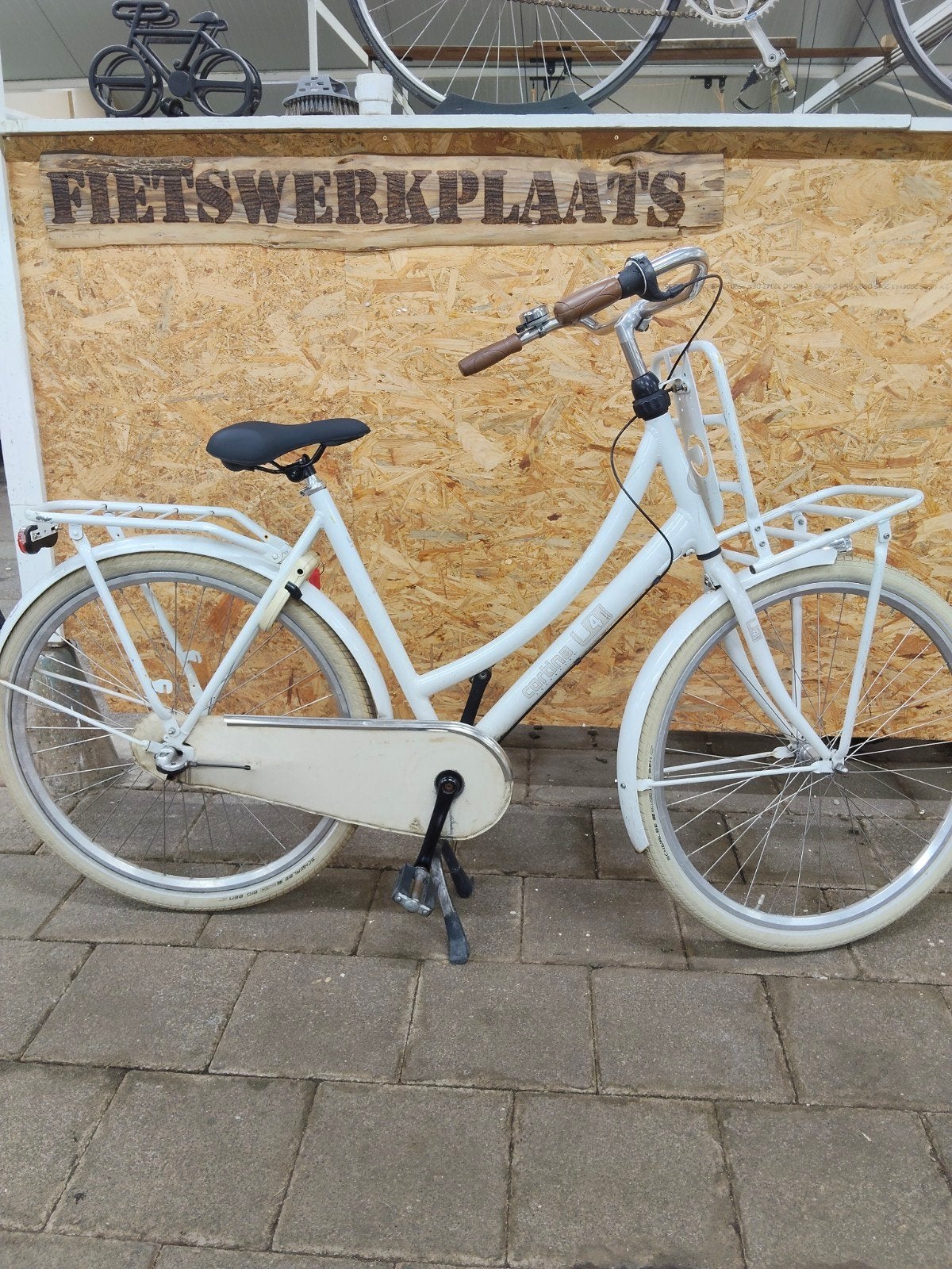 Cortina Transportfiets Damesfiets Wit – Goed Werkend –, Fietsen en Brommers, Fietsen | Dames | Damesfietsen, Ophalen, Gebruikt