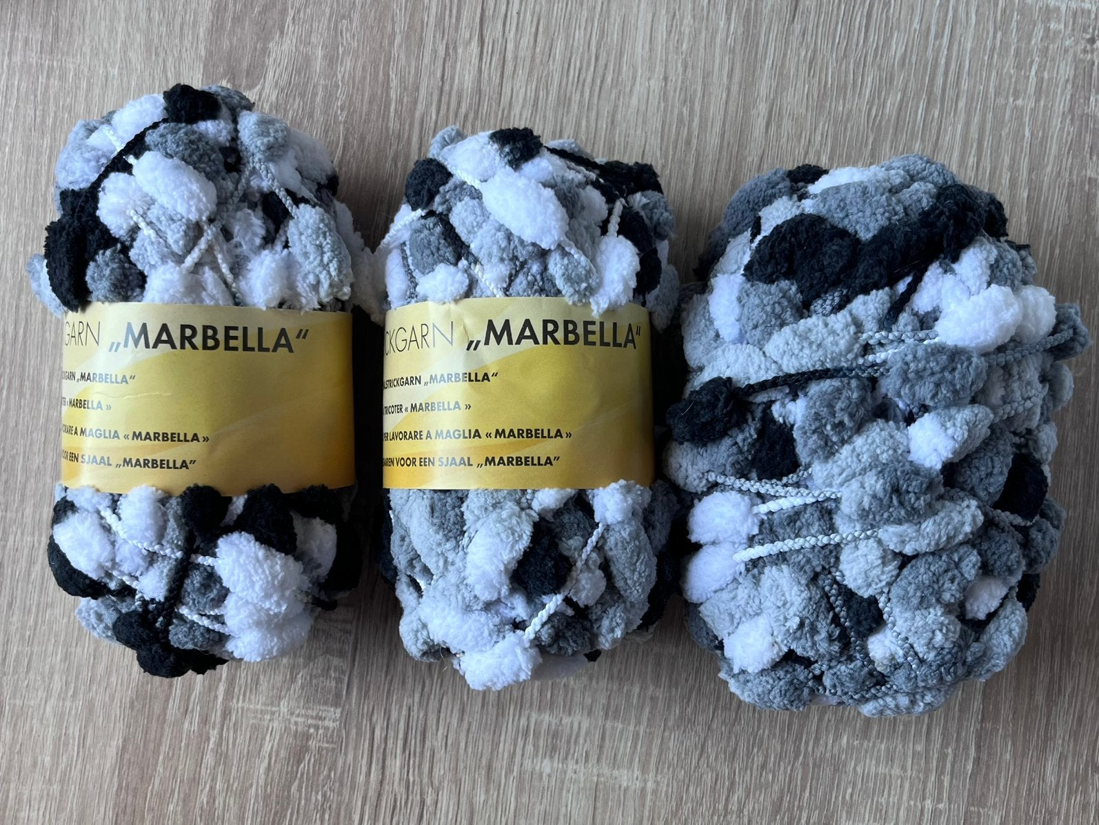 Marbella pompom garen - 3 bollen, Ophalen of Verzenden, Nieuw, Breien of Haken, Wol of Garen