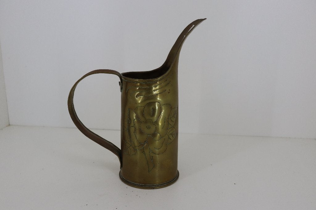 Prachtige Trench Art Schenkkan (1942) – Loopgravenkunst, Ophalen of Verzenden, Landmacht, Nederland, Hulzen of Bodemvondsten