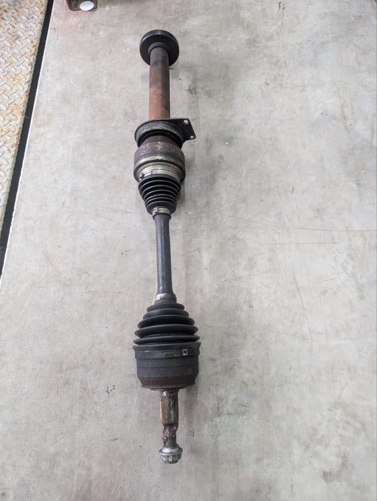 Rechter aandrijfas  T5  bnz 5 cilinder, Auto-onderdelen, Ophalen