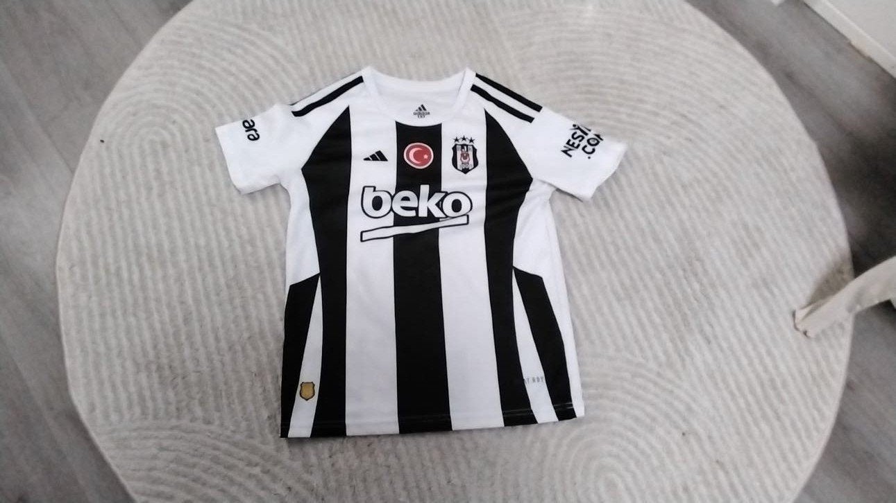 Beşiktaş voetbalshirt weg is pech, Maat M, Ophalen of Verzenden, Nieuw, Shirt