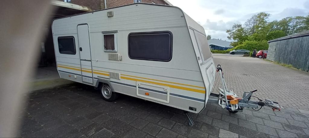 Te koop knaus 5 persoons caravan, Caravans en Kamperen, Caravans, Disselslot, Rondzit, 750 - 1000 kg, Particulier