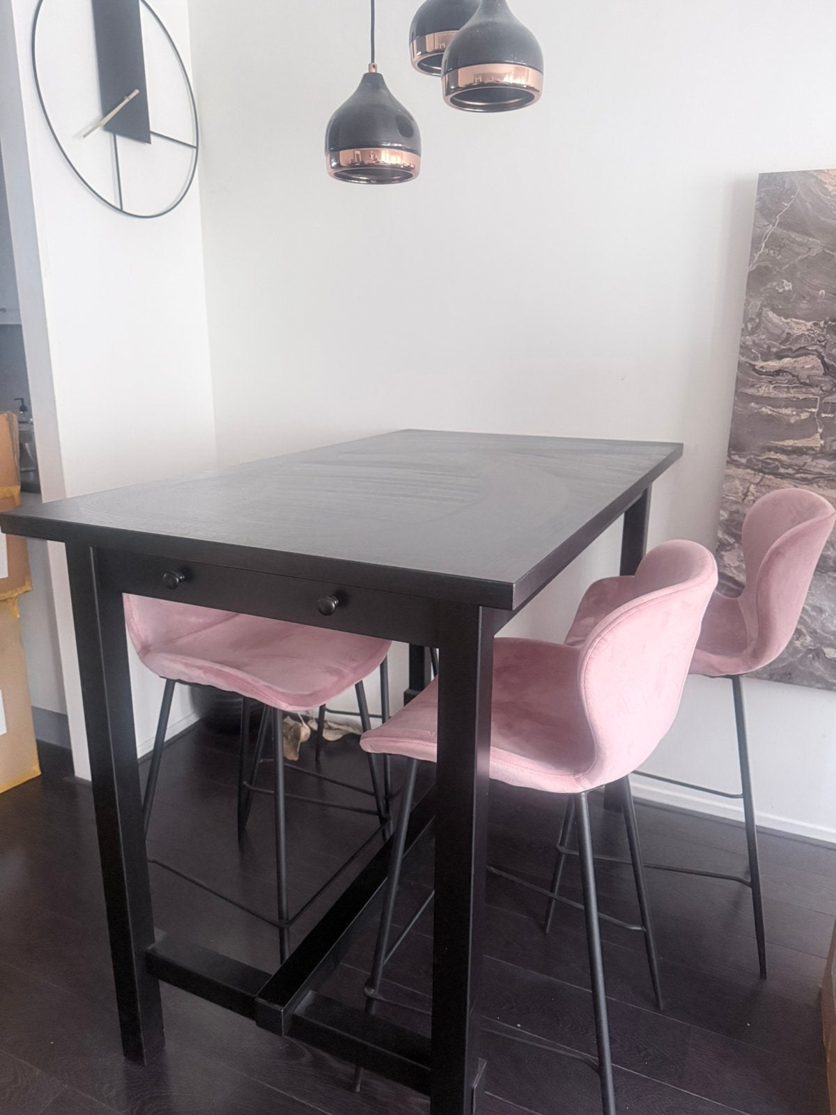 Eettafel + velvet roze barkrukken, Ophalen, Zo goed als nieuw