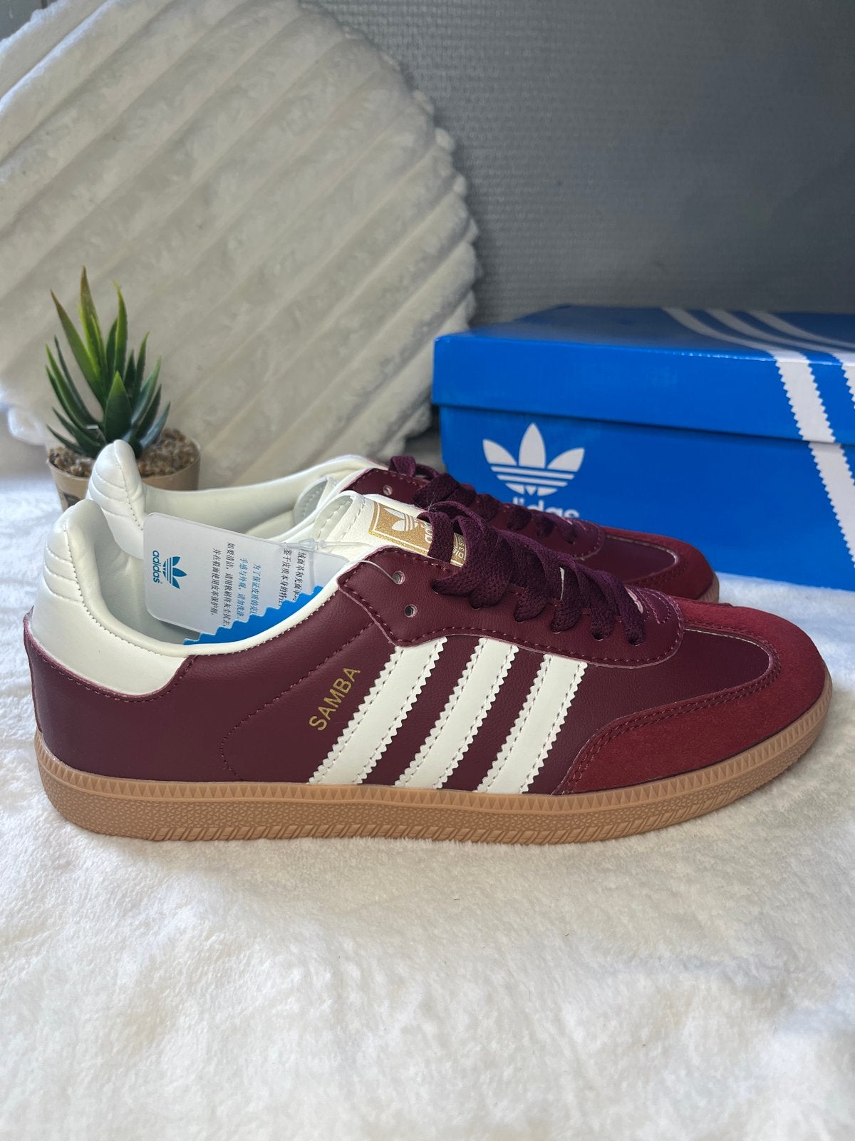 Adidas Samba Sneakers - Bordeauxrood met Witte Strepen, Kleding | Dames, Schoenen, Ophalen of Verzenden, Nieuw, Rood, Sneakers of Gympen