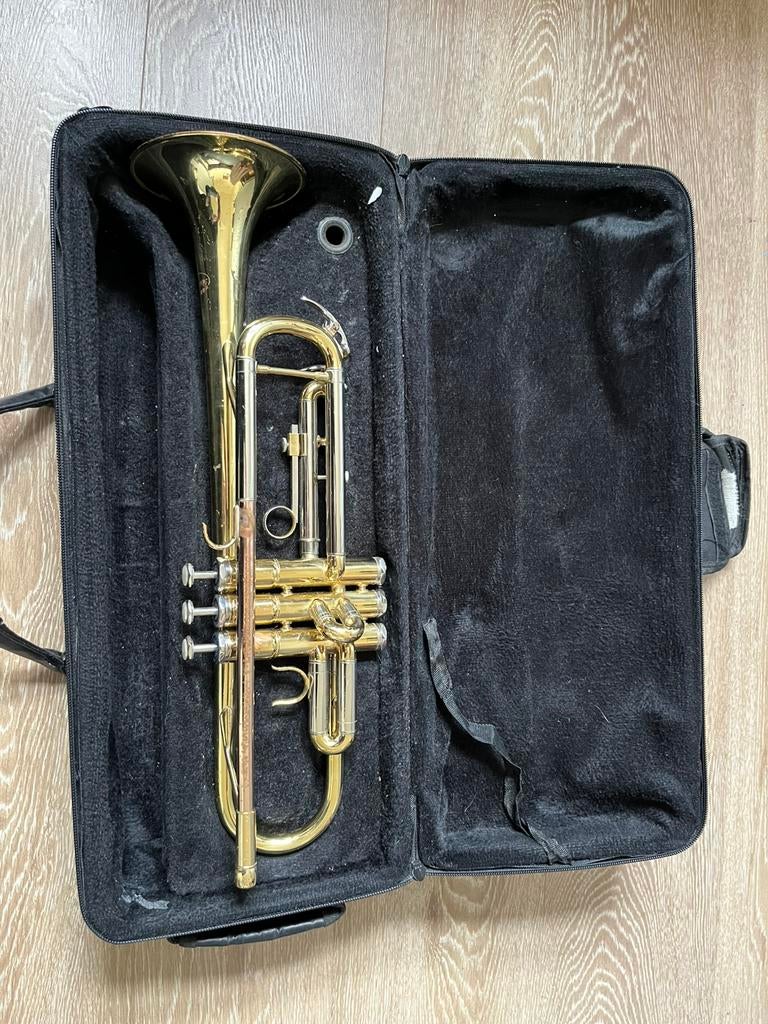 Memphis trompet met koffer, Muziek en Instrumenten, Blaasinstrumenten | Trompetten, Ophalen of Verzenden, Gebruikt, Bes-trompet