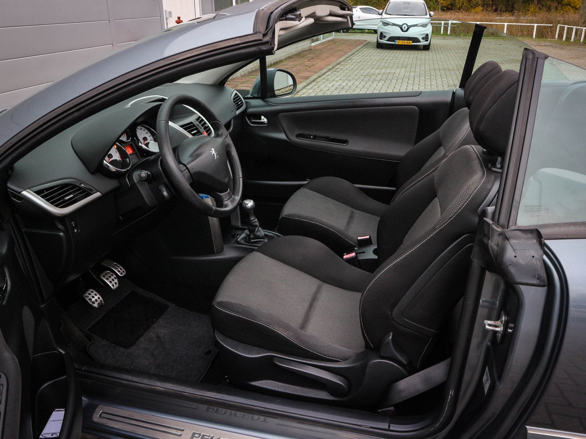 Peugeot 207 CC 1.6 VTi | Clima | Cruise | Pdc | Lichtmetaal, Voorwielaandrijving, Euro 5, Stof, Gebruikt
