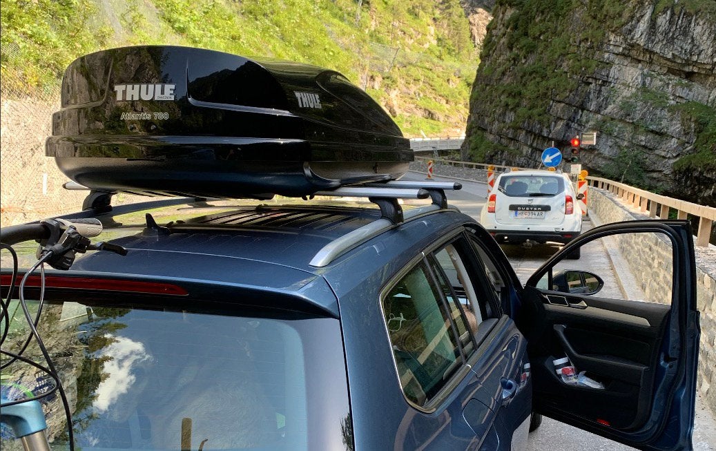 Thule aero wings wingbar evo + dakkoffer Thule optioneel, Ophalen, Zo goed als nieuw