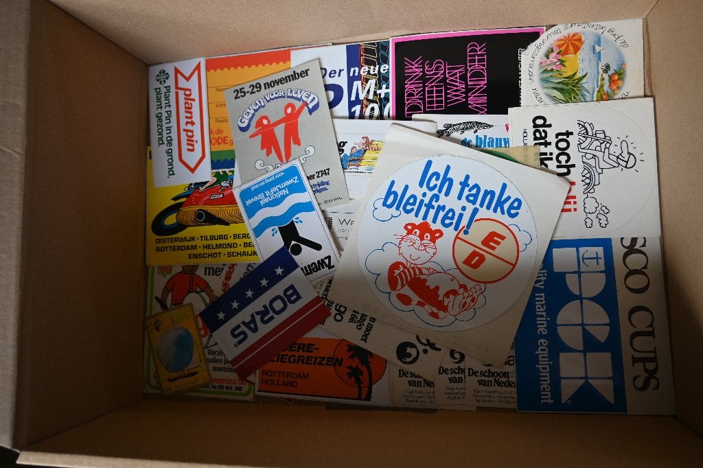 stickers Assorti doos retro Stickers meer dan 2 kg WEG=PECH, Ophalen of Verzenden, Zo goed als nieuw