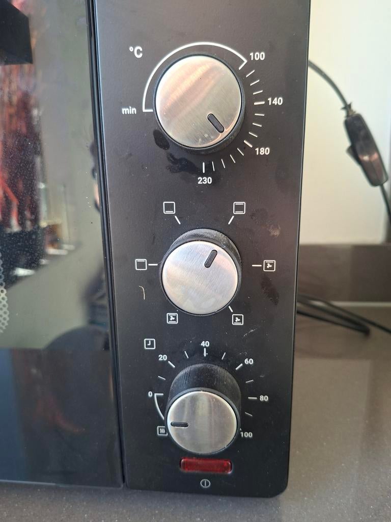 Tomado Mini Oven met Grill - Compact en Gebruikt, Witgoed en Apparatuur, Ovens, Minder dan 45 cm, Gebruikt, Ophalen of Verzenden