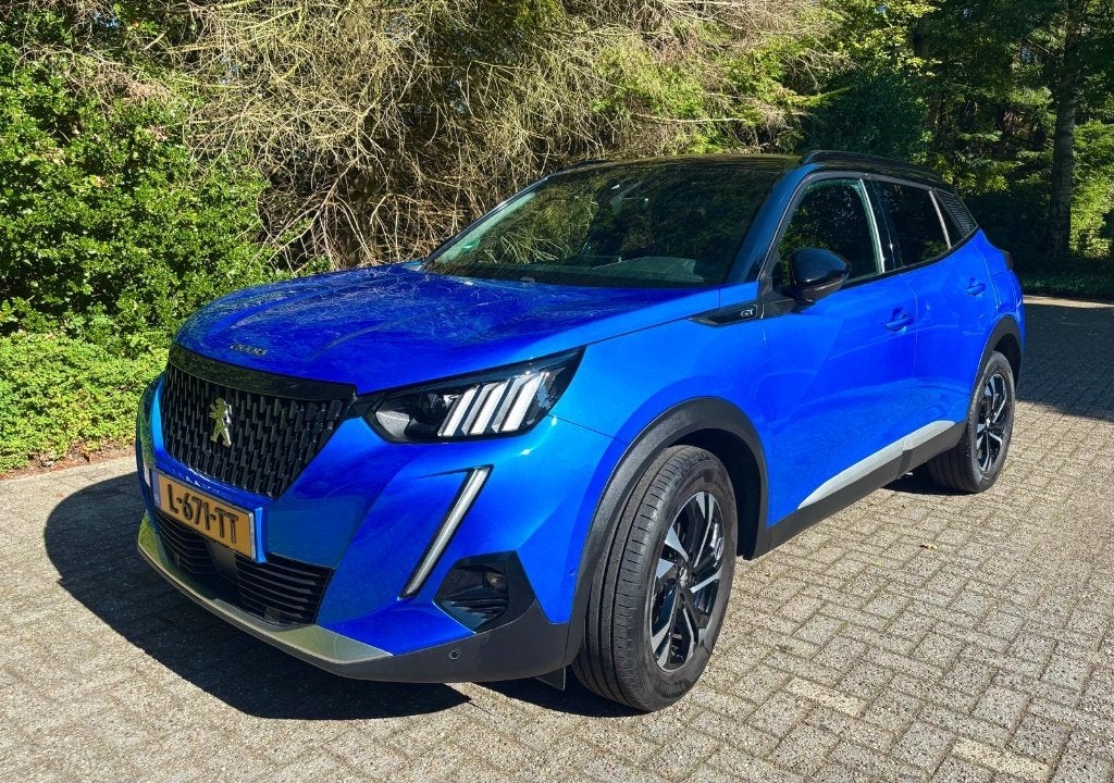 Peugeot 2008 GT 1.2 Puretech 130pk 2021 Blauw, Auto's, Voorwielaandrijving, Dealer onderhouden, Euro 6, 1199 cc