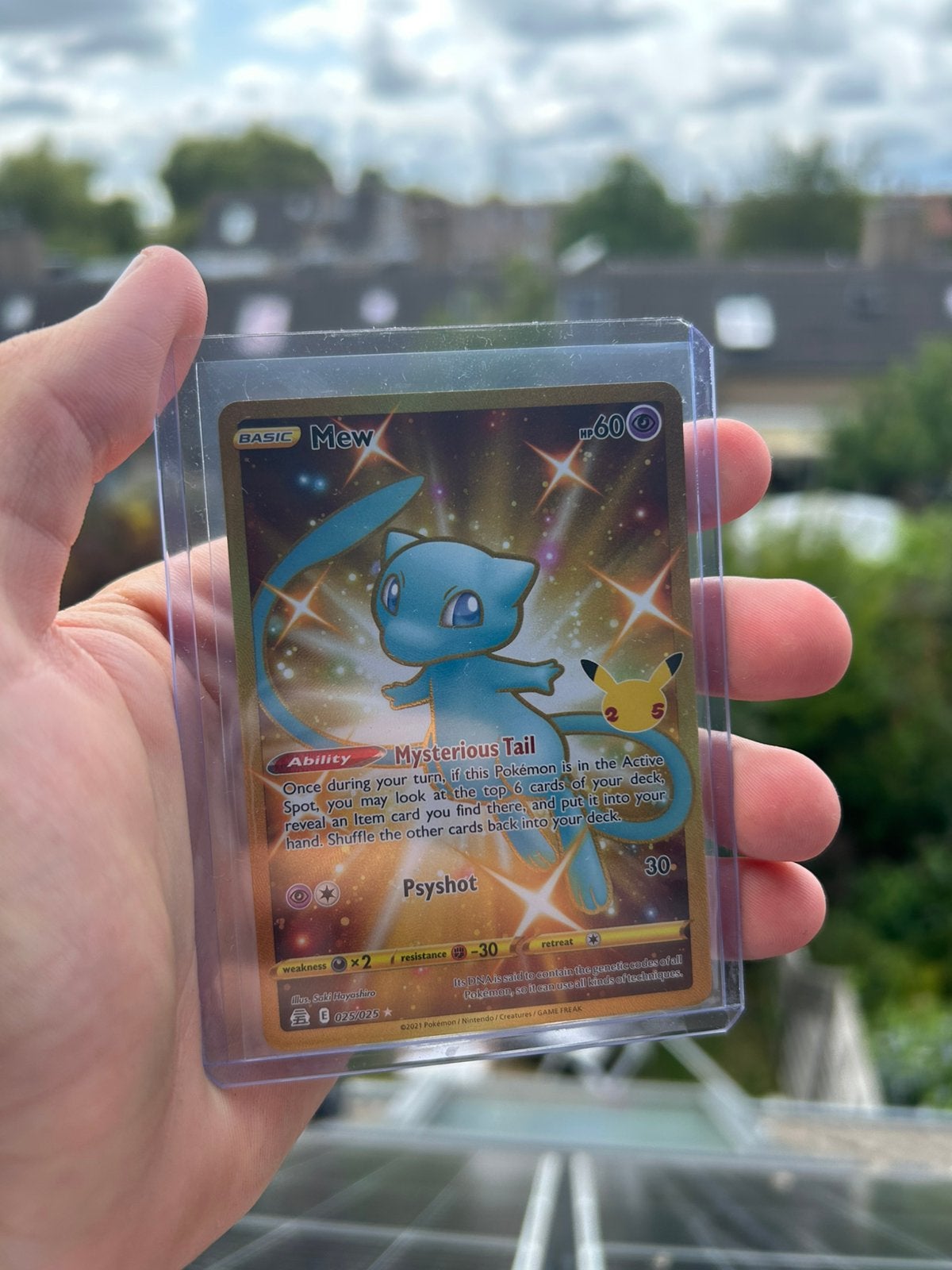 Pokémon Mew 025/025 Gold Secret Rare Celebrations, Verzenden, Zo goed als nieuw, Losse kaart, Foil