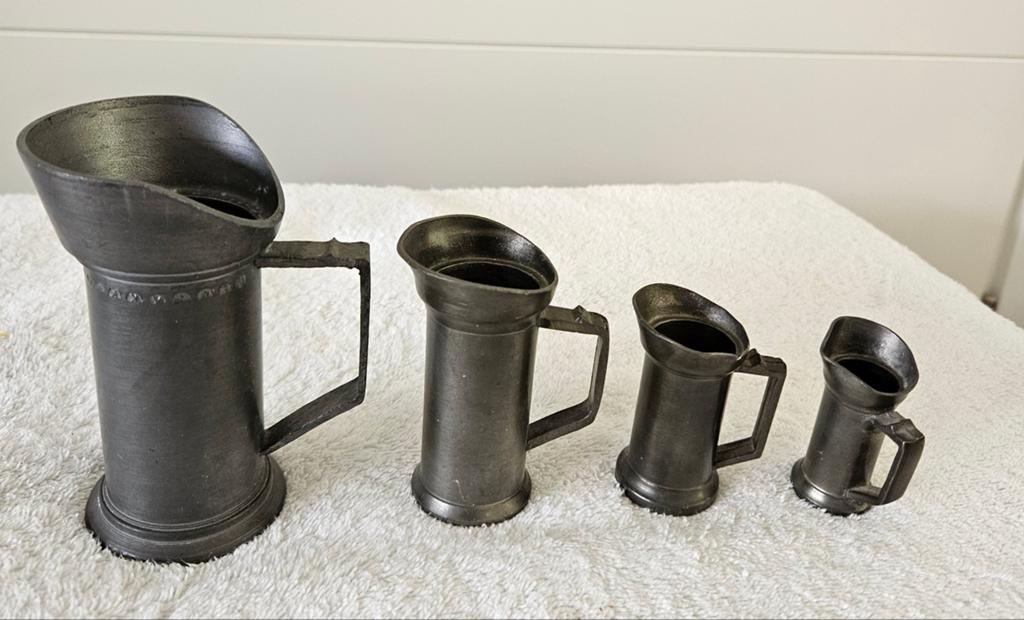 Set van 4 antieke tinnen maatbekers, Antiek en Kunst, Antiek | Tin, Ophalen of Verzenden