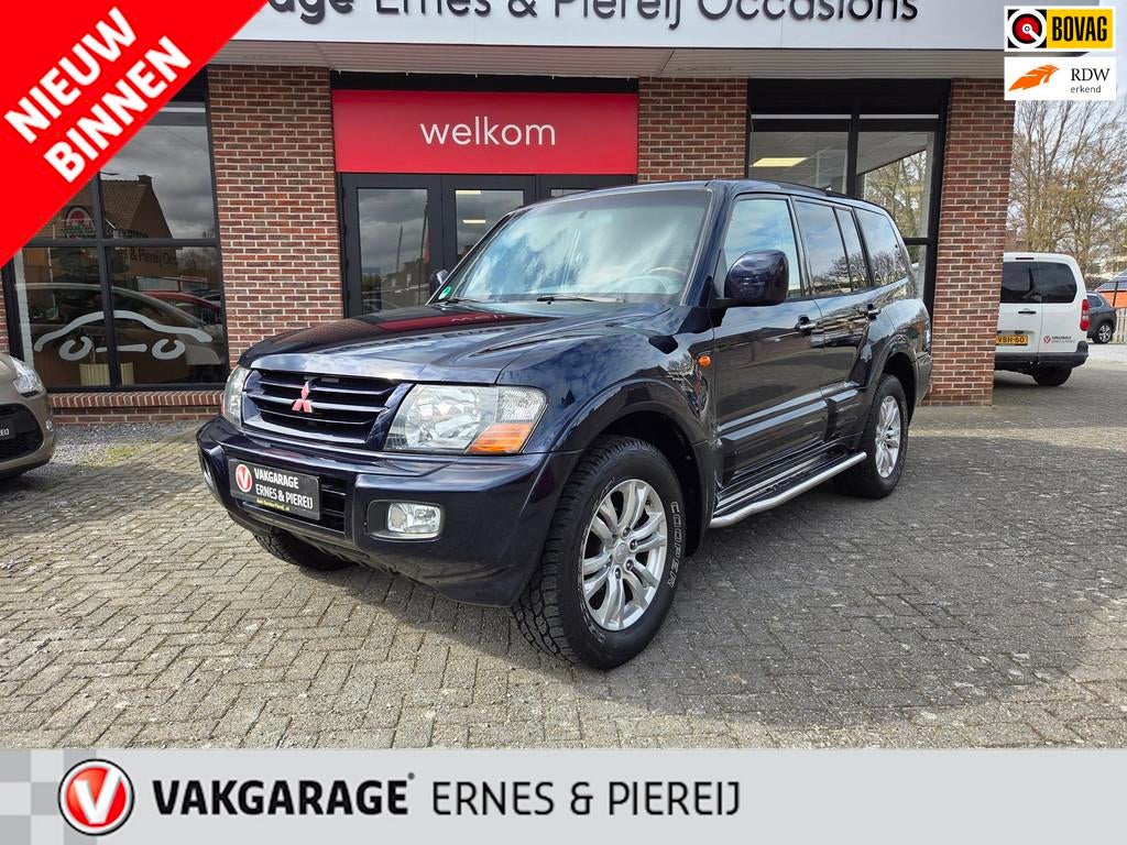 Mitsubishi Pajero 3.2 Di-D GLX LB Grijs kenteken, Auto's, Bestelauto's, Stoelverwarming, Gebruikt, Zwart, 4 cilinders