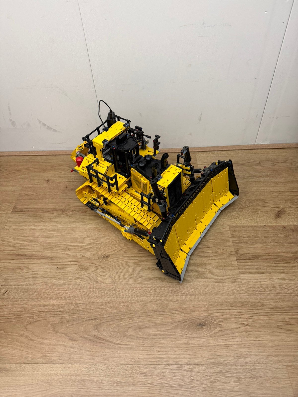 lego technic 42131 cat d11 bulldozer met verlichting set, Ophalen, Zo goed als nieuw