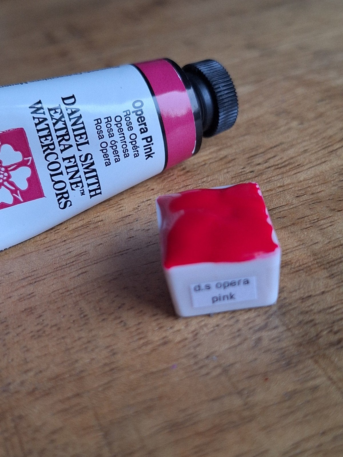 Daniel Smith Opera Pink aquarelverf (½ napje), Hobby en Vrije tijd, Ophalen of Verzenden, Nieuw, Waterverf