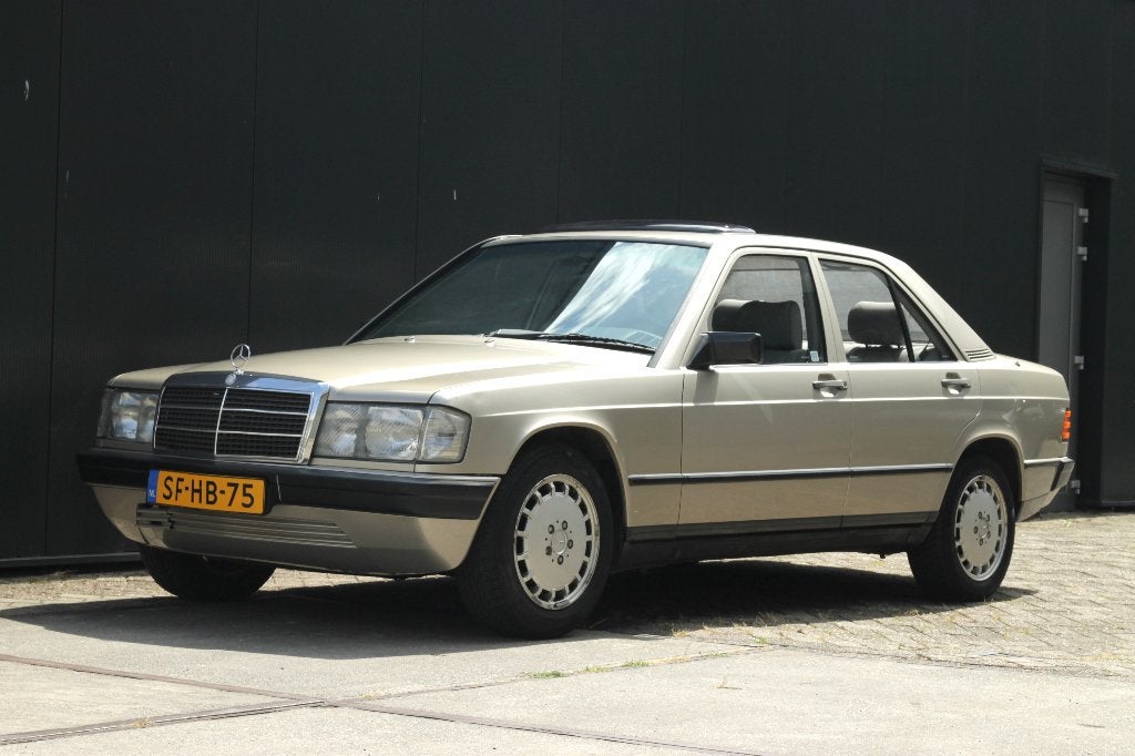 Mercedes-Benz 190E 2.0 1985 Belastingvrij! Pano 3de eigenaar, Auto's, Automaat, Achterwielaandrijving, 4 cilinders, Leder en Stof