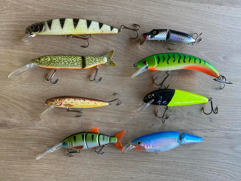 Set van 8 diverse pluggen (kunstaas) voor snoek en baars, Watersport en Boten, Hengelsport | Roofvissen, Ophalen of Verzenden