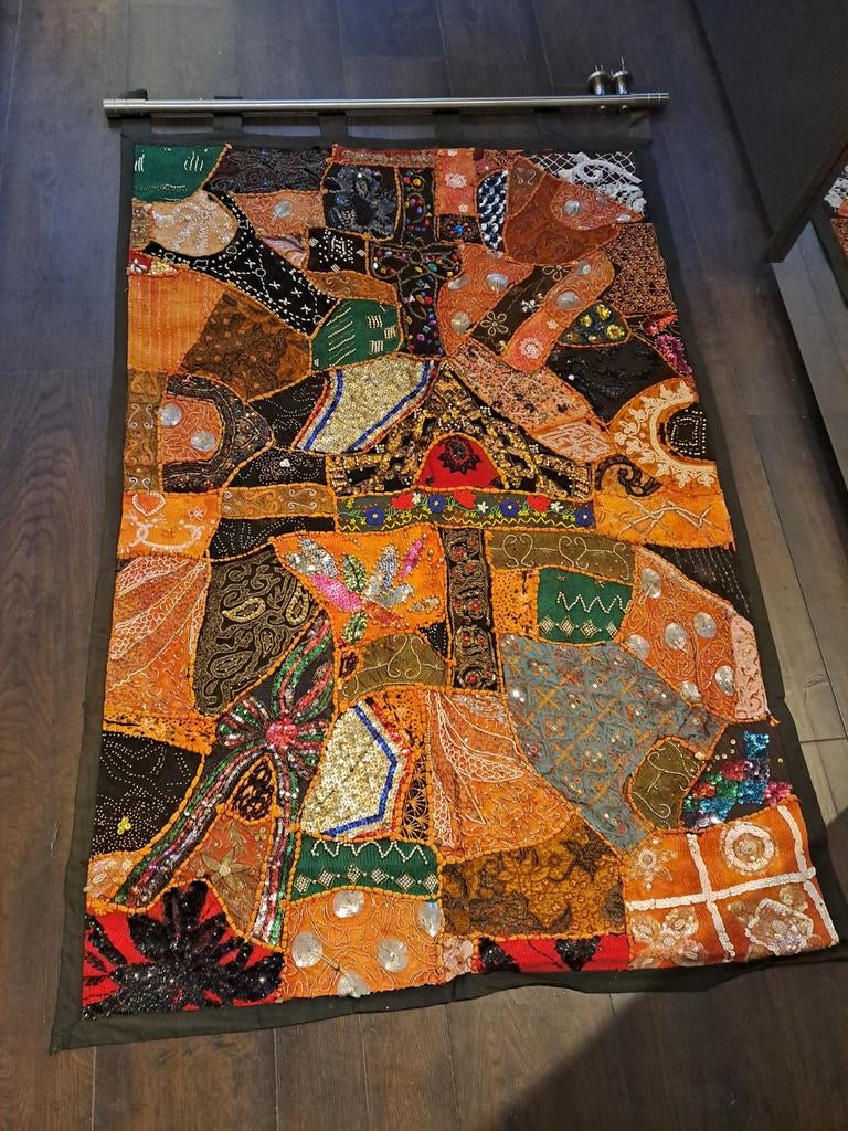 Mooi handgemaakt wandkleed met pailletten, Ophalen