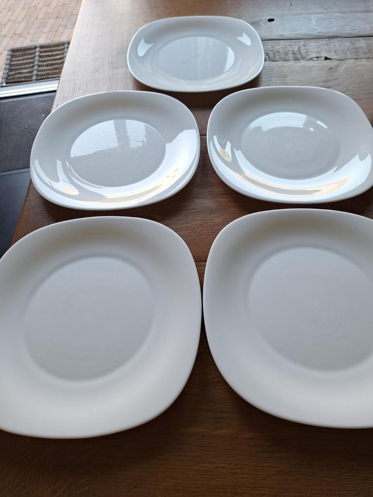 5 grote "vierkante" borden., Ophalen of Verzenden, Zo goed als nieuw, Bord(en), Overige stijlen