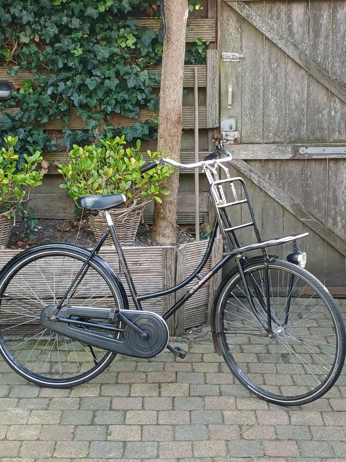 leuke weduwe met belletje en Voordrager, 53 tot 56 cm, Ophalen, Gebruikt